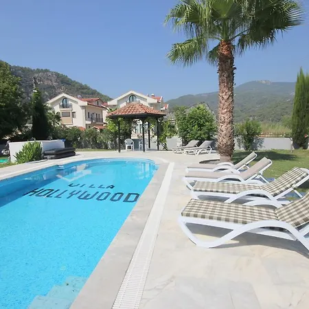 Hollywood Villa